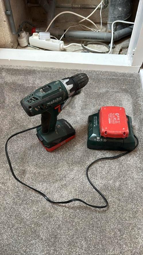 Metabo 18v schroef machine met 2 batterijen, Doe-het-zelf en Verbouw, Gereedschap | Boormachines, Gebruikt, Boor- en Schroefmachine