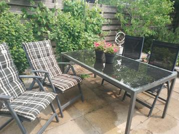 tuintafelset beschikbaar voor biedingen