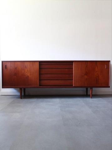 Vintage Deens dressoir in teak van 227 cm beschikbaar voor biedingen