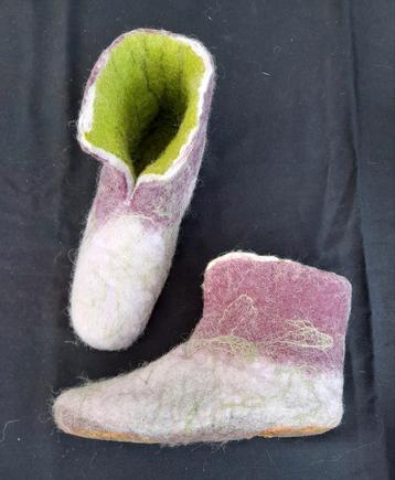 Handgevilte Wollen Sloffen NIEUW beschikbaar voor biedingen