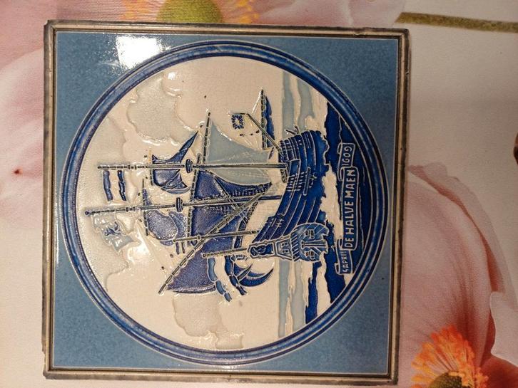 Oude cloisonne tegel van Westraven Utecht, Antiek en Kunst, Antiek | Wandborden en Tegels, Ophalen of Verzenden