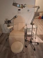 Schoonheidsstoel met toebehoren, Ophalen