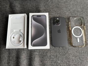 iPhone 15 Pro Zwart 128GB in topstaat met screenprotector beschikbaar voor biedingen