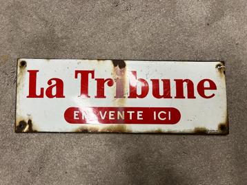Emaille bord La Tribune beschikbaar voor biedingen
