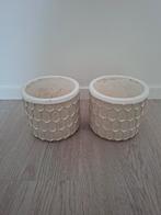 2 mooie beige bloempotten met witte rand 12cm doorsnee, Ophalen, Gebruikt, Rond, Binnen