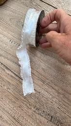 Band wit met froezel decoratie, Ophalen of Verzenden, Nieuw, Lint, Band of Elastiek