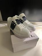 Valentino Garavani Calfskin Blauw maat 42, Blauw, Valentino, Nieuw, Ophalen of Verzenden