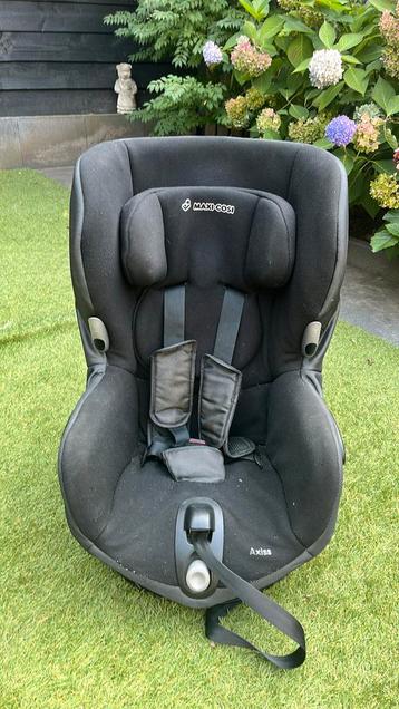 Maxi-Cosi Axiss draaibare Autostoel beschikbaar voor biedingen