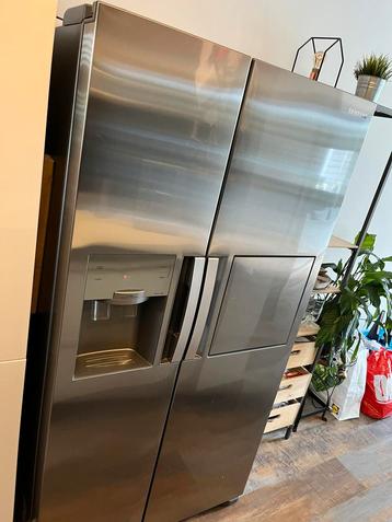 Mooie Samsung koelkast met koudwater en ijsblokjes systeem beschikbaar voor biedingen