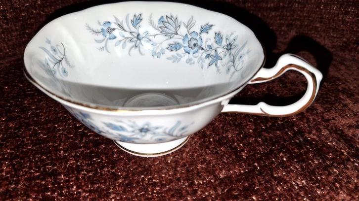 Vintage Kopje met Bloemenmotief, Huis en Inrichting, Keuken | Servies, Gebruikt, Kop(pen) en/of Schotel(s), Overige stijlen, Porselein