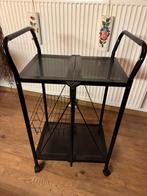 zwarte stalen trolley  in de keuken met 4 wieltjes, Ophalen, Metaal of Aluminium, 55 tot 75 cm, Zo goed als nieuw