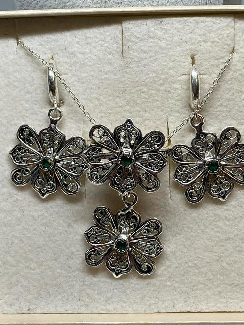 Zilveren setje met smaragd ( zilver 925 ), Sieraden, Tassen en Uiterlijk, Kettinghangers, Nieuw, Zilver, Overige kleuren, Overige voorstellingen