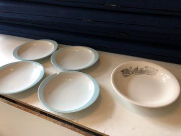 Diverse vintage borden Fris Edam oa beschikbaar voor biedingen