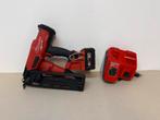 Milwaukee M18 FN16GA-202X 18V Li-ion Accu afwerktacker set, Doe-het-zelf en Verbouw, Gereedschap | Handgereedschap, Ophalen, Zo goed als nieuw