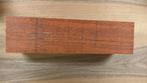 Padouk blok nr 02.   6,5 x 6,5 x 24 cm, Ophalen of Verzenden, Zo goed als nieuw