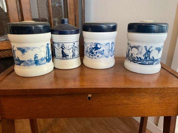 Willem II Sigaren Potten Opaline België, Huis en Inrichting, Keuken | Keukenbenodigdheden, Gebruikt, Ophalen of Verzenden