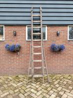 Oude fruitplukladder met ornamenten, Ophalen, Gebruikt