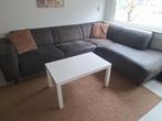 Bank, tafel, eetkamerstoelen, staande lamp en vloerkleed, Ophalen, Gebruikt, 75 tot 100 cm