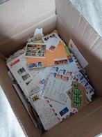 Doos postzegels van heel de wereld ., Postzegels en Munten, Postzegels | Volle albums en Verzamelingen, Nederland en Buitenland