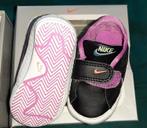 Baby Nike maat 17, Schoentjes, Meisje, Ophalen of Verzenden, Zo goed als nieuw