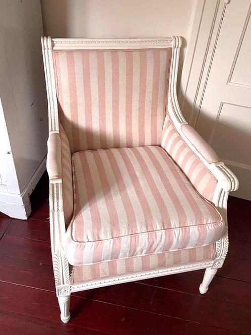 Brocante witte stoel(en), Huis en Inrichting, Fauteuils, Gebruikt, Hout, Stof, 75 tot 100 cm, Minder dan 75 cm, Ophalen of Verzenden