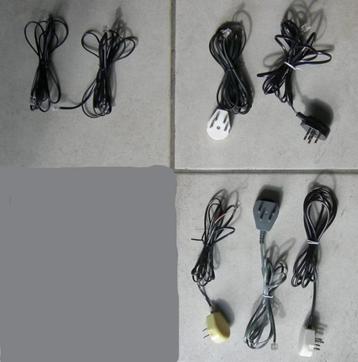 Diverse Telefoon kabels met en zonder connectors. 