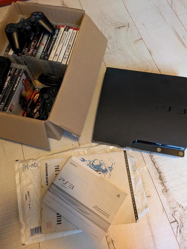 PlayStation 3 met 25 spellen, Spelcomputers en Games, Spelcomputers | Sony PlayStation 3, Gebruikt, Slim, Met 2 controllers, Ophalen of Verzenden