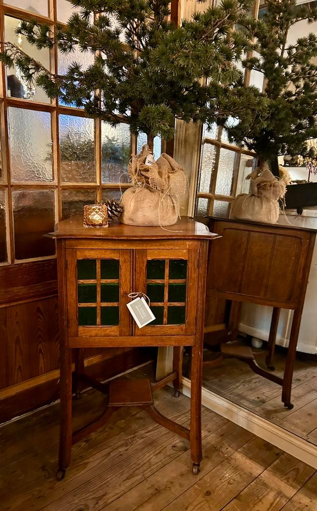 Antiek houten thee kastje met groen glas, landelijk wonen, Antiek en Kunst, Antiek | Meubels | Kasten, Ophalen of Verzenden