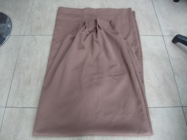 Overgordijn Heel dikke stof mooie kwaliteit houd kou buiten, Huis en Inrichting, Stoffering | Gordijnen en Lamellen, Zo goed als nieuw