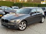 BMW 1-serie 116i Business+ Sport|Nieuwe Ketting + Klepseals|, Auto's, BMW, Gebruikt, Zwart, 4 cilinders, Origineel Nederlands