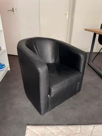 Zwart zetel beschikbaar voor biedingen