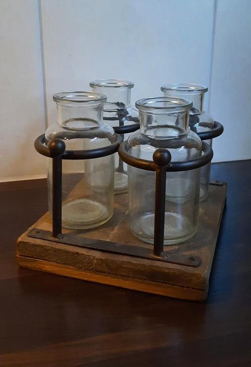 4 vaasjes in houten rekje met ijzer, Huis en Inrichting, Woonaccessoires | Vazen, Zo goed als nieuw, Overige kleuren, Minder dan 50 cm