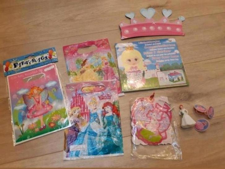 Mooie partij feest artikelen 1-12 jaar, Lillebi,Nijntje, ed,, Hobby en Vrije tijd, Feestartikelen, Gebruikt, Verjaardag, Ophalen of Verzenden