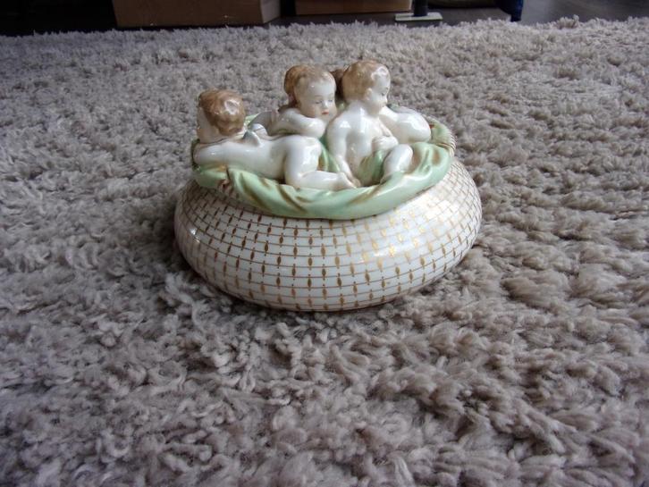 ANTIEK PORSELEIN UNIEKE BONBONSCHAAL MET ENEGELDEKSEL/DUITS, Antiek en Kunst, Antiek | Porselein, Ophalen