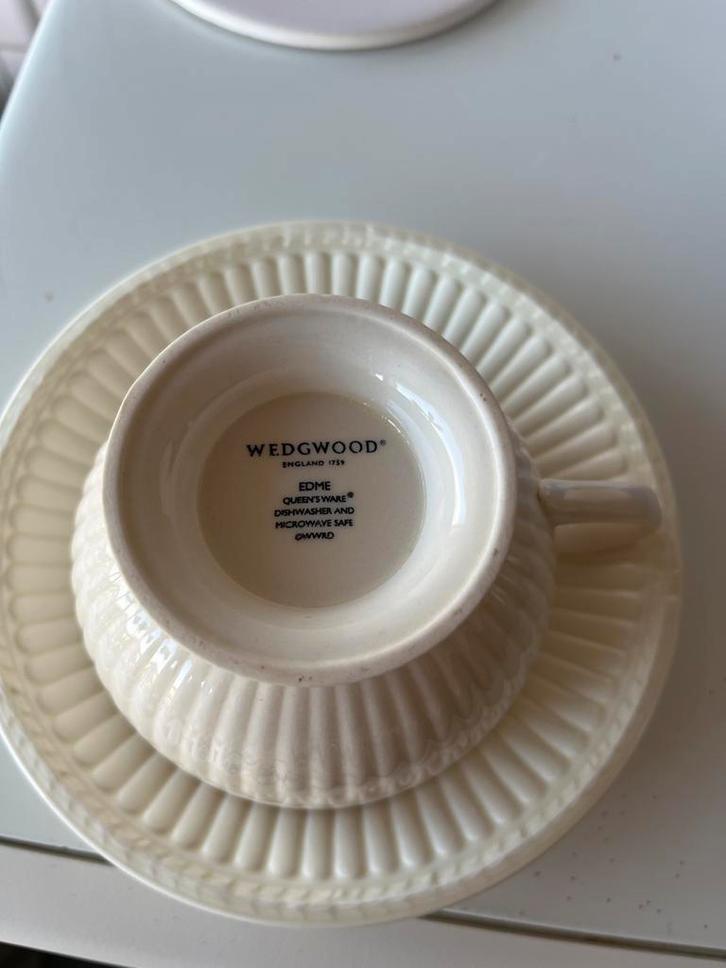 Wedgwood Edme Cappuccino Kop en Schotel - Vitrine Staat, Huis en Inrichting, Keuken | Servies, Zo goed als nieuw, Kop(pen) en/of Schotel(s)