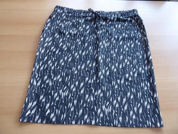 Mooie zwart/off white Dreamstar rok maat XL beschikbaar voor biedingen