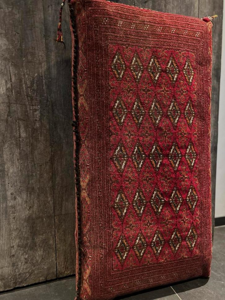 Oud Perzisch Tapijt kussen loungekussen oosters, Antiek en Kunst, Antiek | Kleden en Textiel, Ophalen