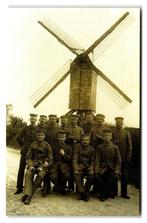 Ardooie (bij Roeselare), Plaatsmolen. Met soldatengroep, Verzamelen, Ansichtkaarten | België, Ongelopen, West-Vlaanderen, Verzenden