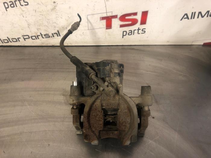 Remklauw (Tang) rechts-achter van een Volkswagen Golf, Auto-onderdelen, Remmen en Aandrijving, Volkswagen, Gebruikt, 3 maanden garantie