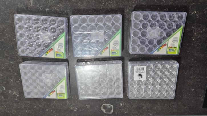 Opbergdoos met kleine 30 potjes (6 stuks), Hobby en Vrije tijd, Knutselen, Nieuw, Overige typen, Ophalen of Verzenden