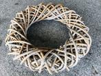 Mooi gevlochten krans. Afm. 37cm diameter x 9cm hoogte. ZGAN, Huis en Inrichting, Woonaccessoires | Kransen, Ophalen of Verzenden
