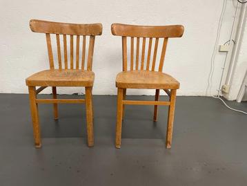 Café stoelen 2 stuks beschikbaar voor biedingen