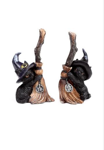 Heksen Zwarte Kat met bezem, beeldje, halloween, horror, beschikbaar voor biedingen