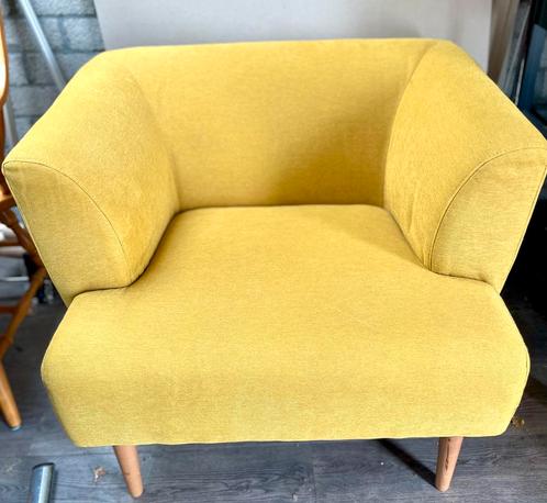 Mooie okergele stoel, Huis en Inrichting, Stoelen, Zo goed als nieuw, Eén, Stof, Overige kleuren, Ophalen