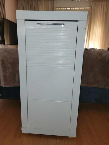 Witte Schoenenkast met Deur en Planken beschikbaar voor biedingen