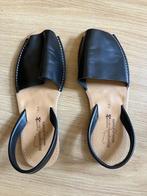 Unisex slipper met zacht zwart leer maat 44 met bandje, Slippers, Zwart, Menorquina, Nieuw