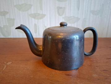 Theepot verzilverd beschikbaar voor biedingen