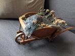 Opgezette Rat in Vintage Kruiwagen met Droogbloemen, Ophalen