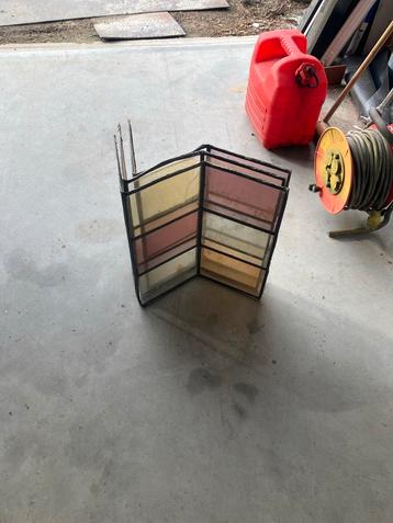Oud Glas Windscherm met Kleur beschikbaar voor biedingen