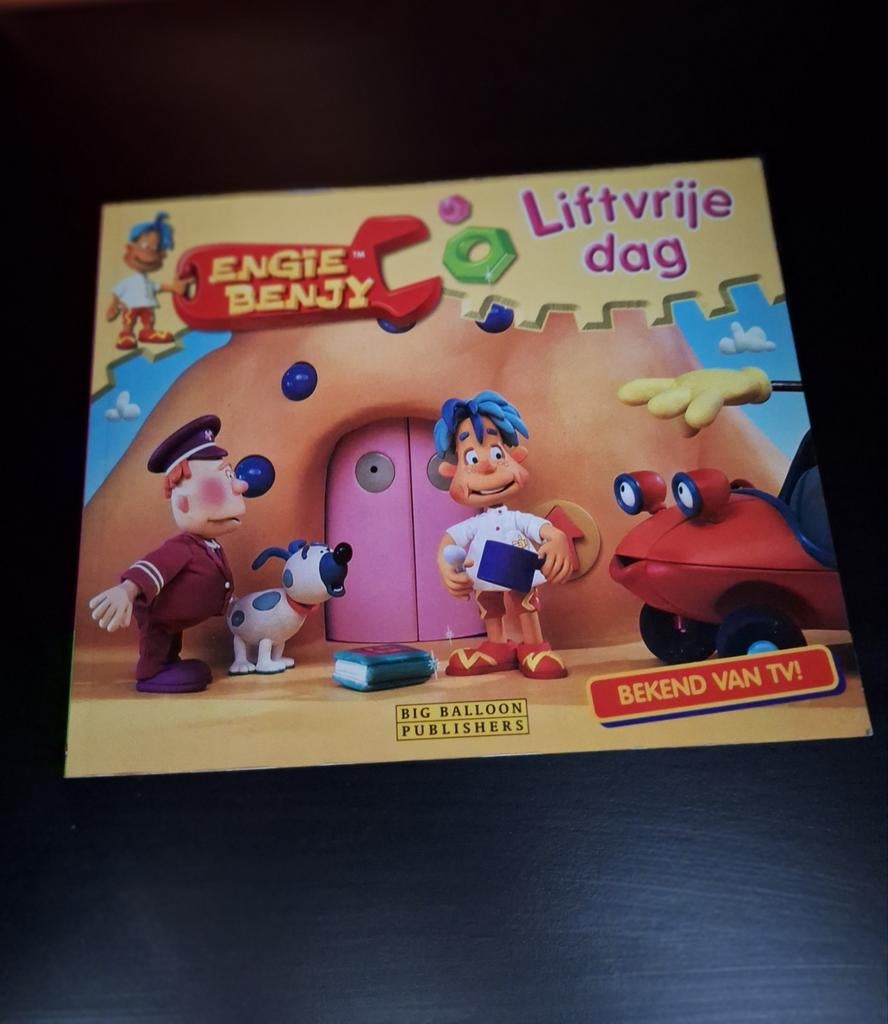 Engie Benjy - Liftvrije dag, Boeken, Ophalen of Verzenden, Zo goed als nieuw, Big Balloon Publishers, Sprookjes